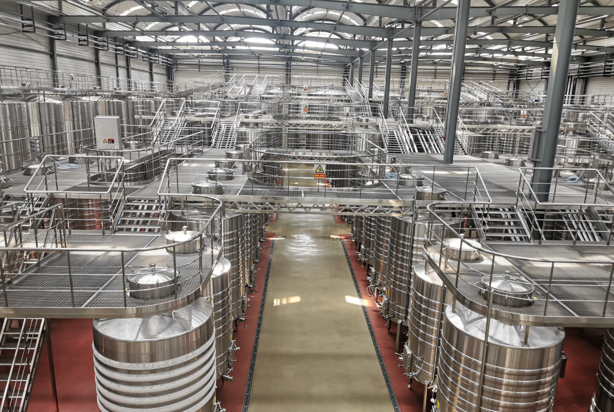 鼎業(yè)高分子復(fù)合材料：為百年酒窖傳承保駕護航