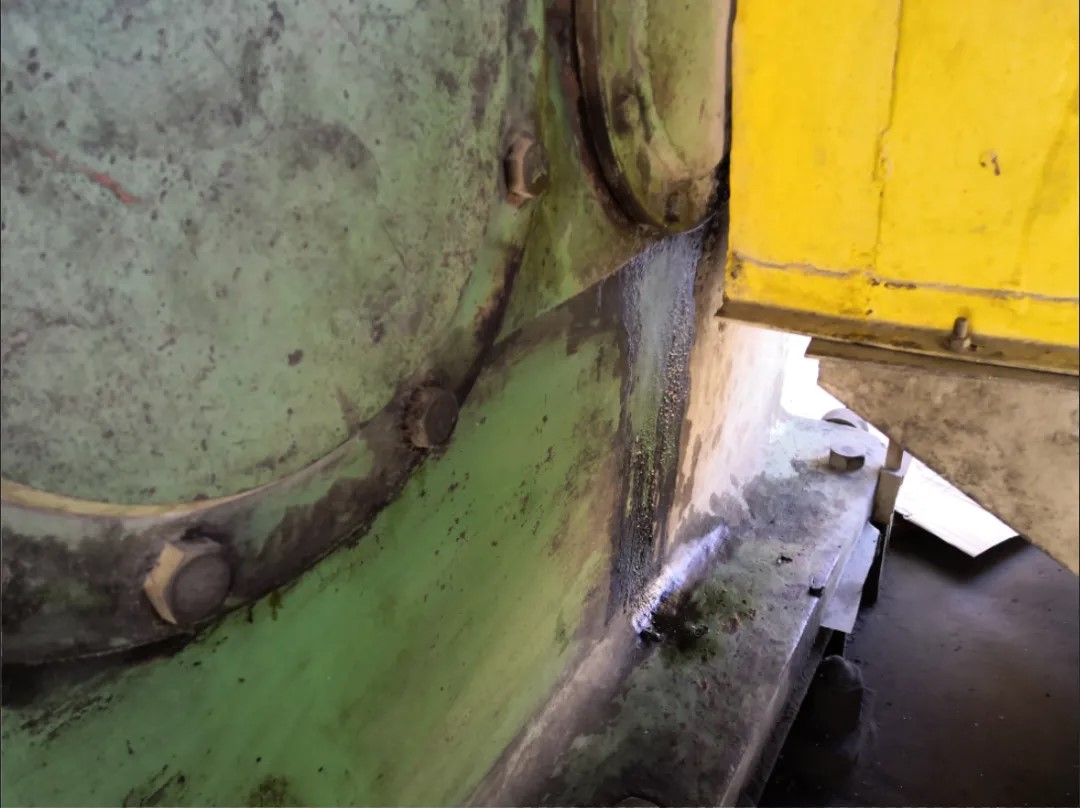 減速機(jī)漏油如何快速解決？鼎業(yè)在線修復(fù)組合套裝應(yīng)用